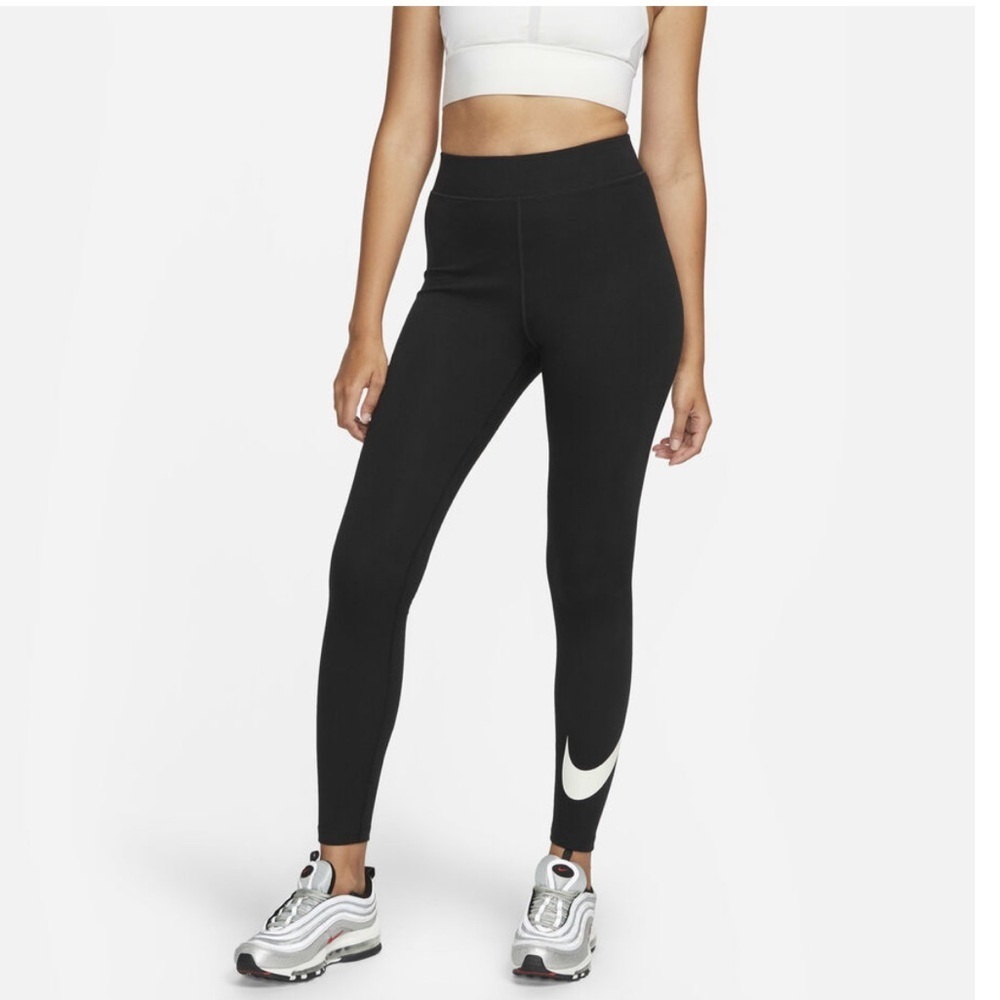 NWT Nike Women's High-Waisted Graphic Leggings XS‎